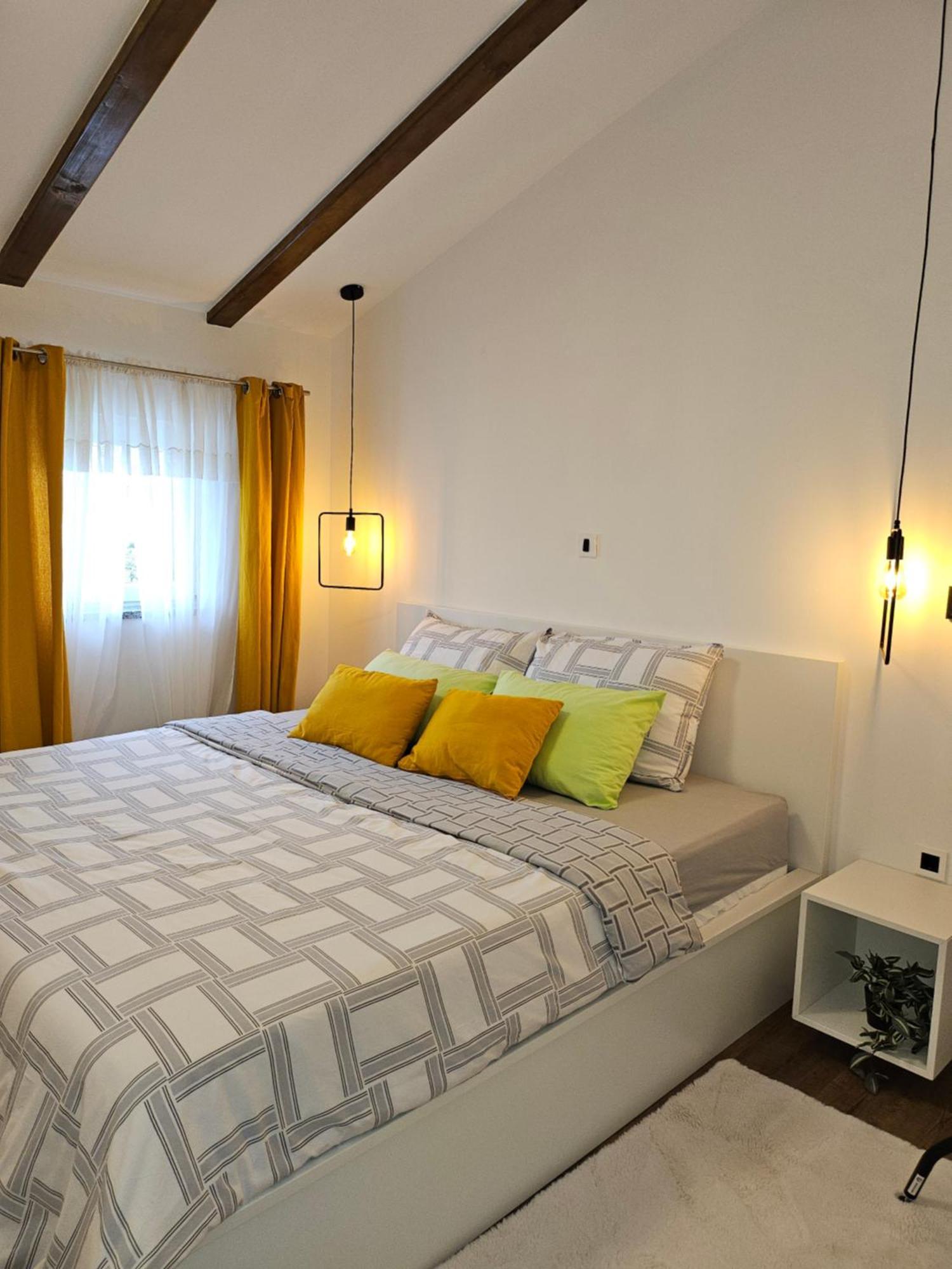 Apartman Pojine Gabonjin Zewnętrze zdjęcie